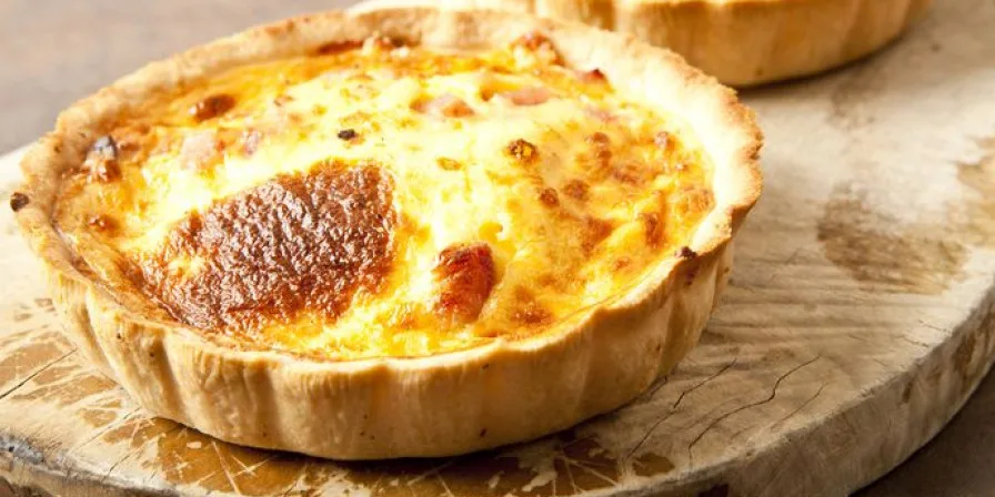 Quiche de legumes crocante e cremosa
