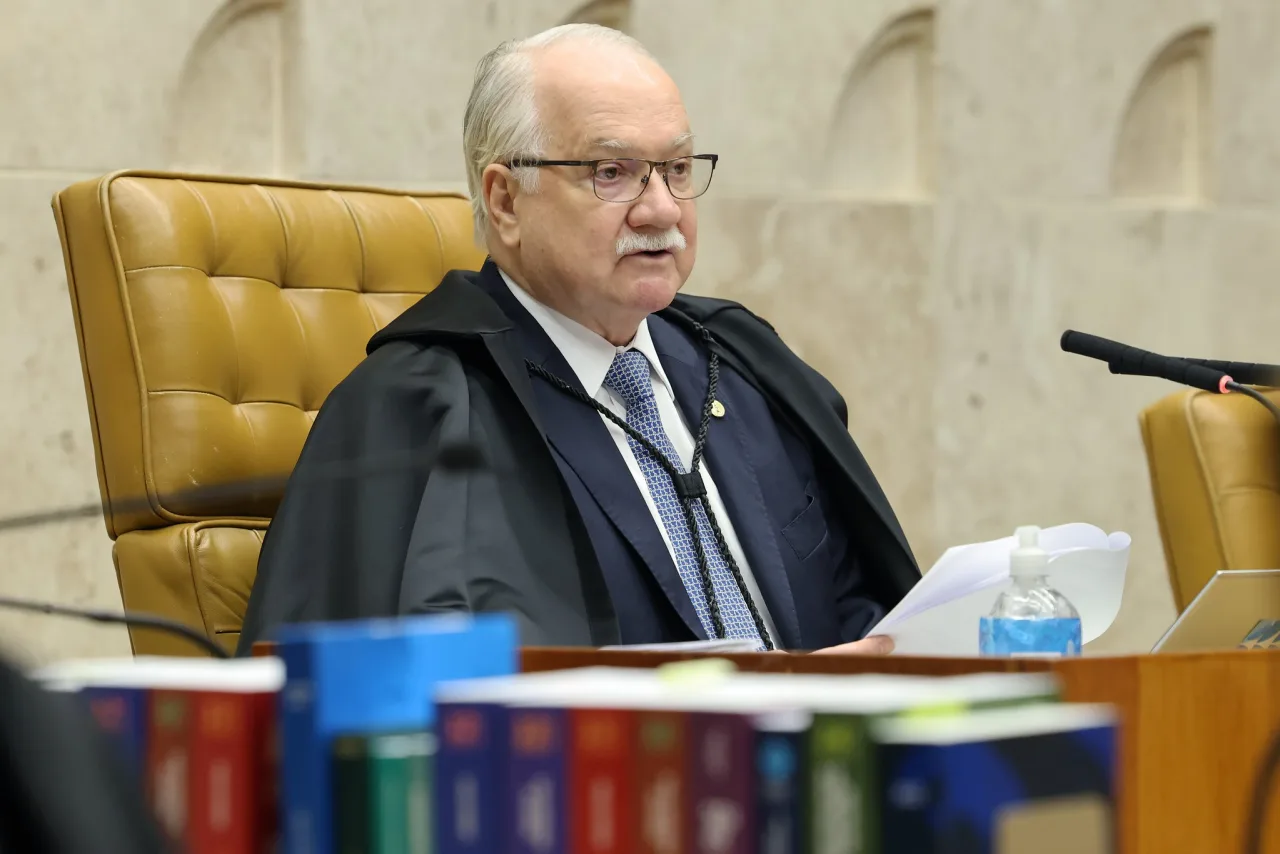 Fachin pede manifestação da PGR sobre afastamento de Andrei da PF