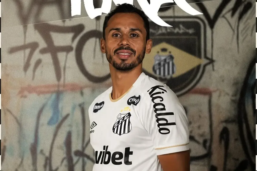 Santos anuncia contratação de Lima por empréstimo