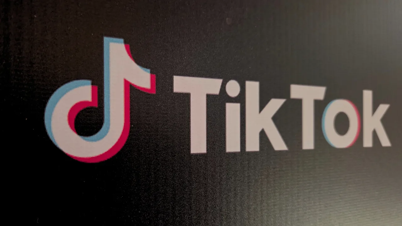 Justiça é acionada para barrar data center do TikTok no Ceará; entenda os motivos