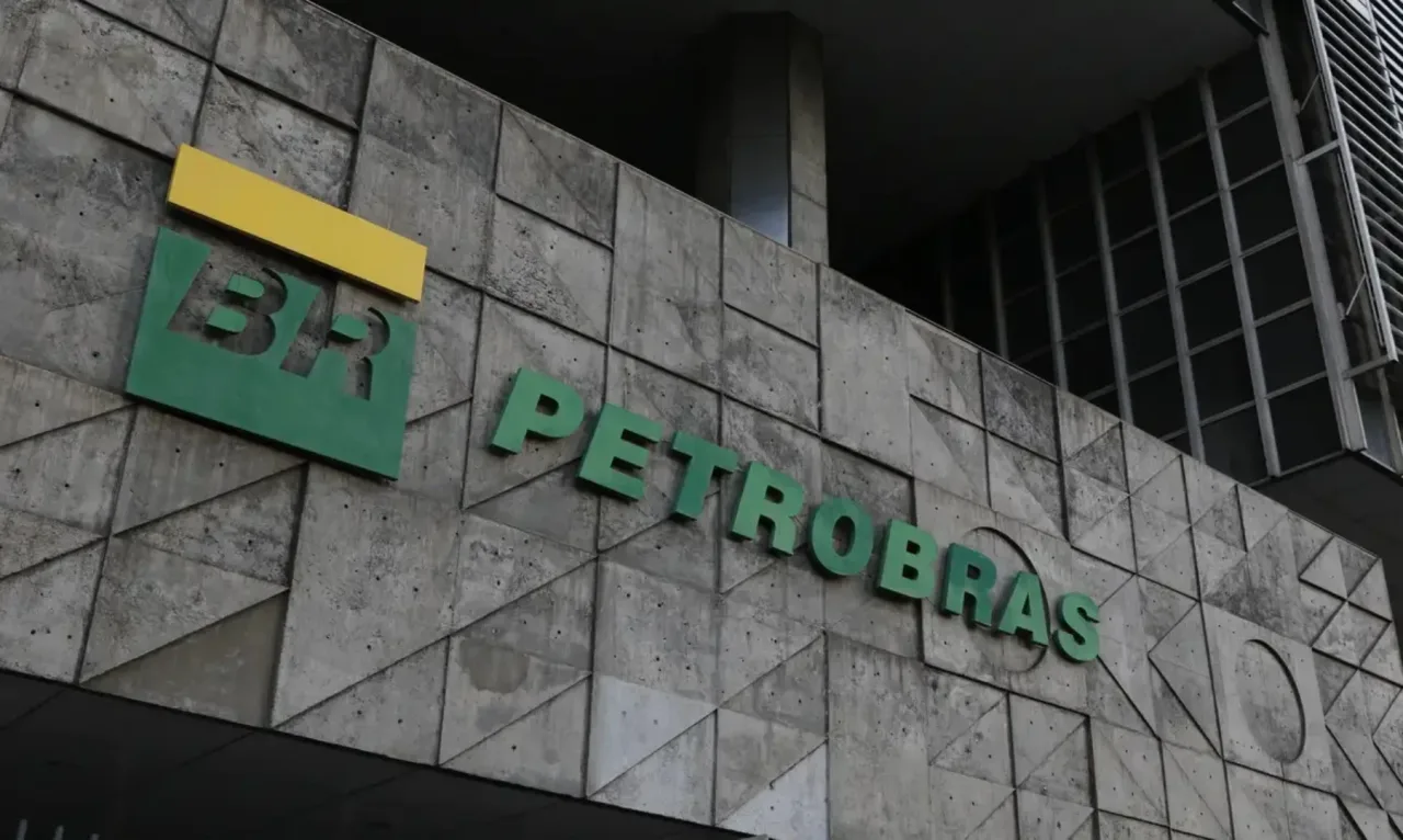 Petrobras vai explorar 8 blocos de petróleo e gás na Costa do Marfim