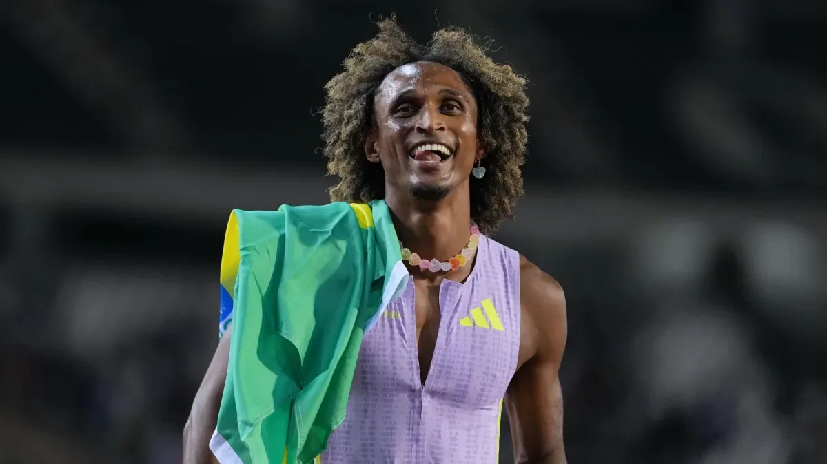 Após largar em último, Ana Marcela Cunha é ouro nos Jogos Sul-Americanos