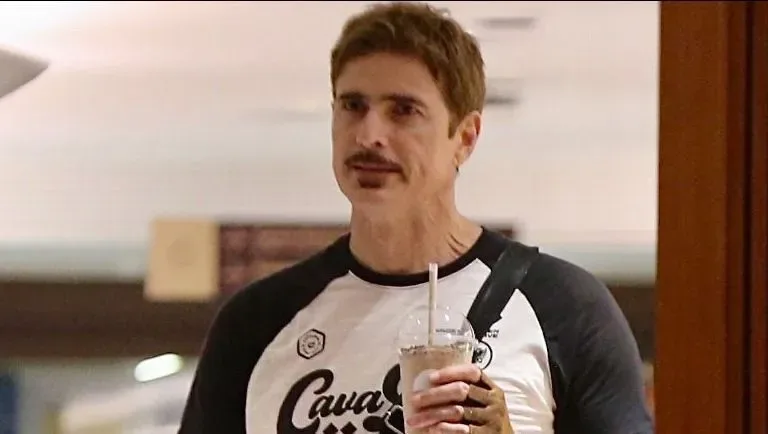 Reynaldo Gianecchini chama atenção com novo visual: “Jacob Elordi?”