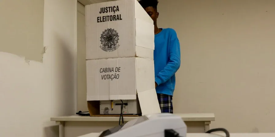 Quase 1 milhão de brasileiros no exterior poderão votar nas eleições de 2026