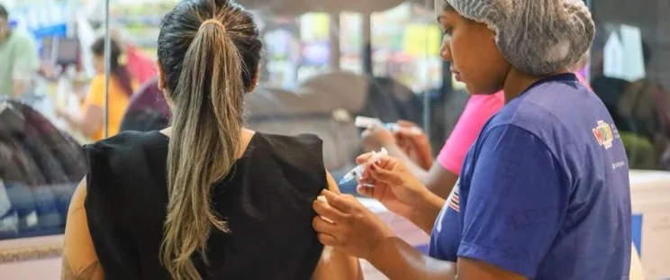 Fiocruz recebe autorização para iniciar testes da primeira vacina de RNA mensageiro contra a Covid-19 desenvolvida no Brasil