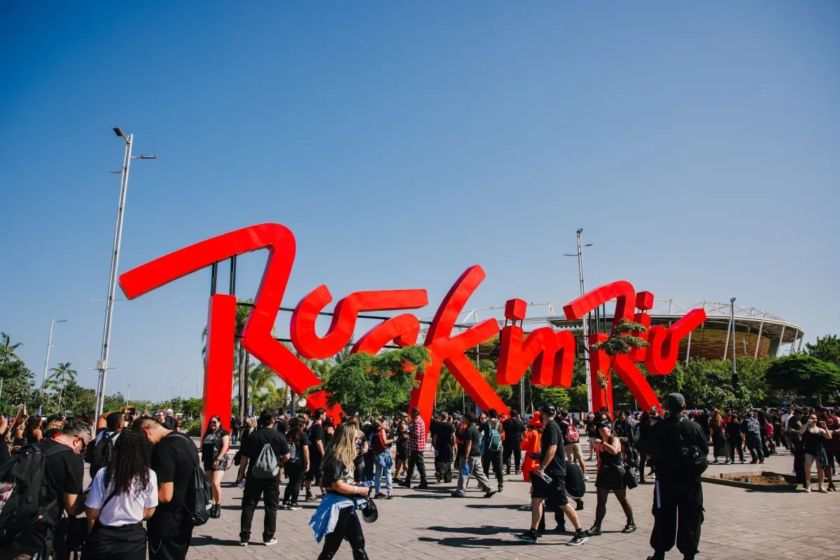 Tatuagem de fã e capa com viseira: o que rolou no 3º dia de Rock in Rio