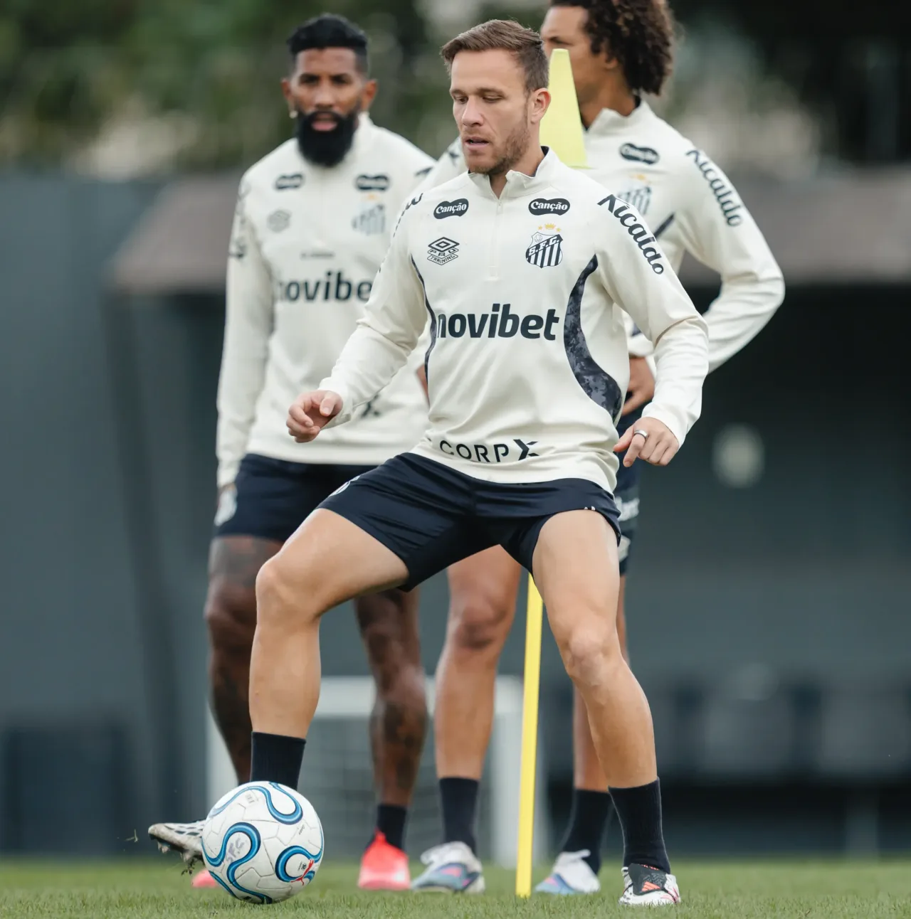 Santos faz treino tático e fecha preparação para enfrentar o Atlético-MG