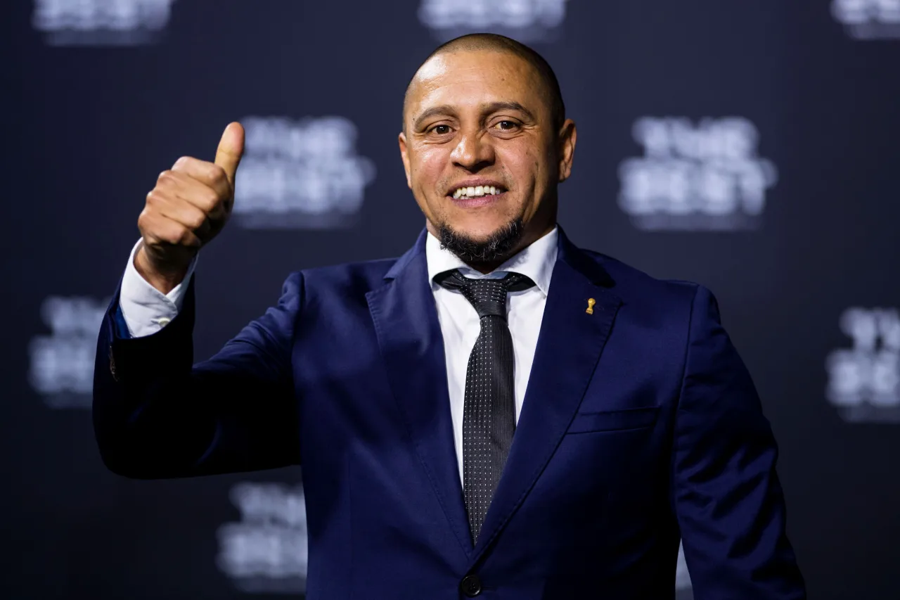 Roberto Carlos revela ter perdido 99% do que ganhou no futebol