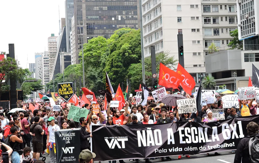 Fecomércio vê impacto relevante no comércio com fim da escala 6×1