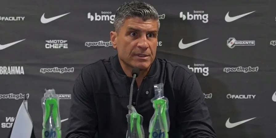 VÍDEO: Pedro Emanuel destaca importância de vitória fora de casa do Vasco