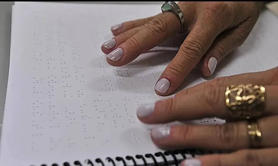 Reabilitação visual exige cuidado e tecnologia