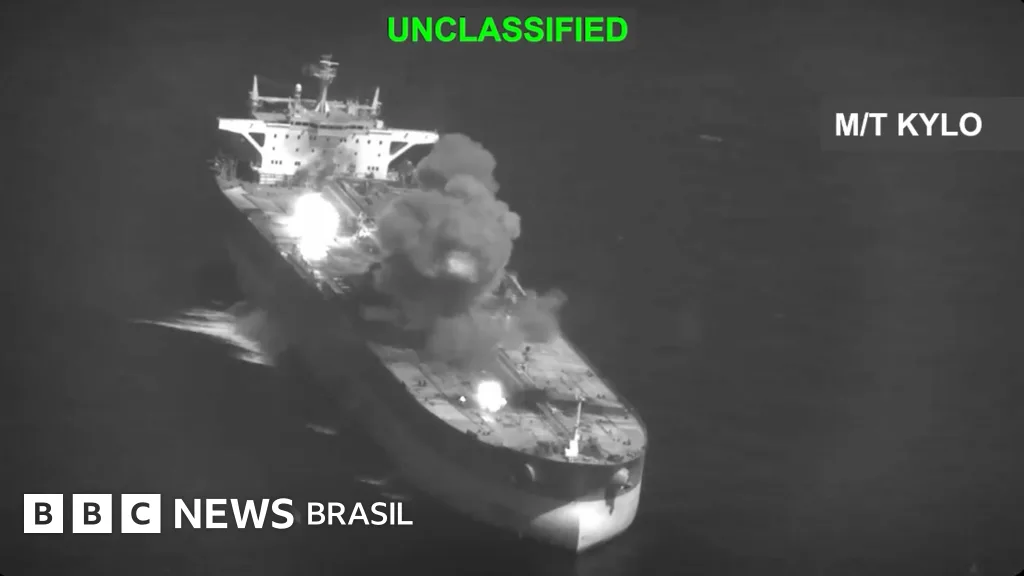 EUA dizem ter atacado 3 petroleiros iranianos após seus navios de guerra serem alvejados