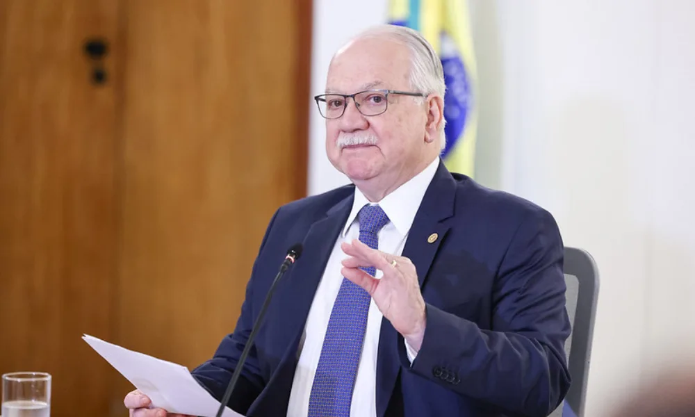 No momento de decidir, Fachin segura o cetro, mas está solitário
