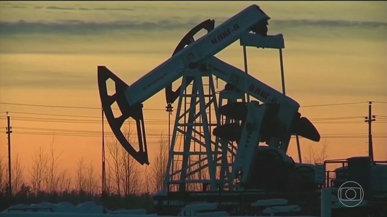 Petróleo sobe a US$ 97 e bate maior valor em seis semanas após escalada da guerra entre EUA e Irã