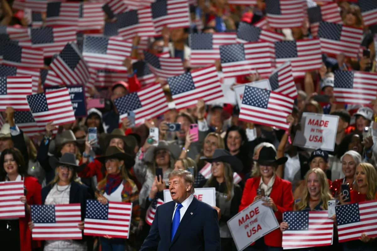Trump inicia discurso em convenção republicana para meio de mandato