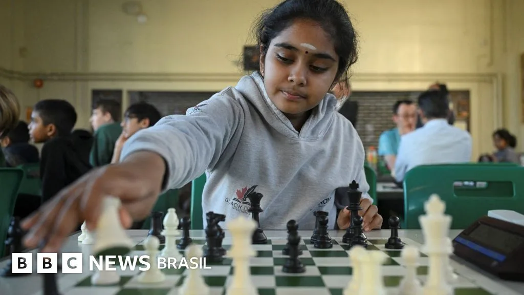 A menina prodígio de 11 anos que se tornou a mais jovem mestre de xadrez da história