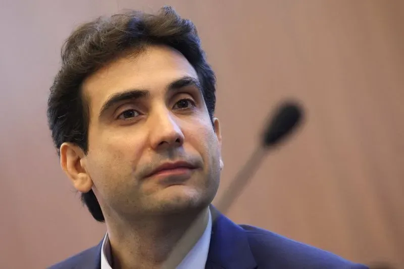 Fachin aguarda resposta de Andrei para decidir sobre comando da PF