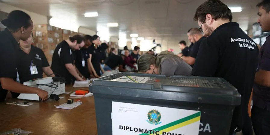 Quase 1 milhão de brasileiros no exterior poderão votar em 2026