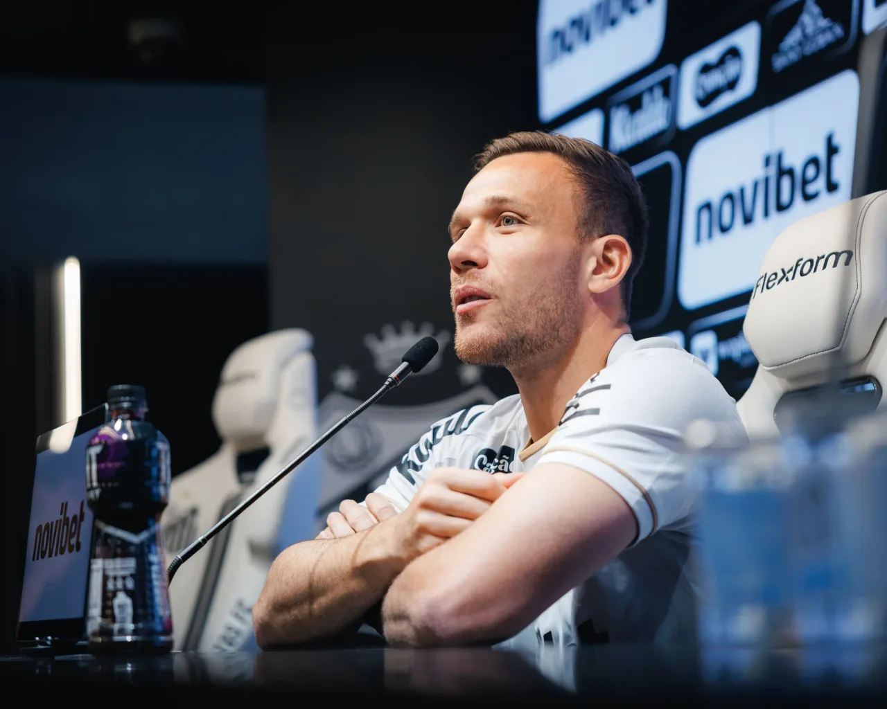 Arthur revela conversa com Neymar e comenta condição física no Santos