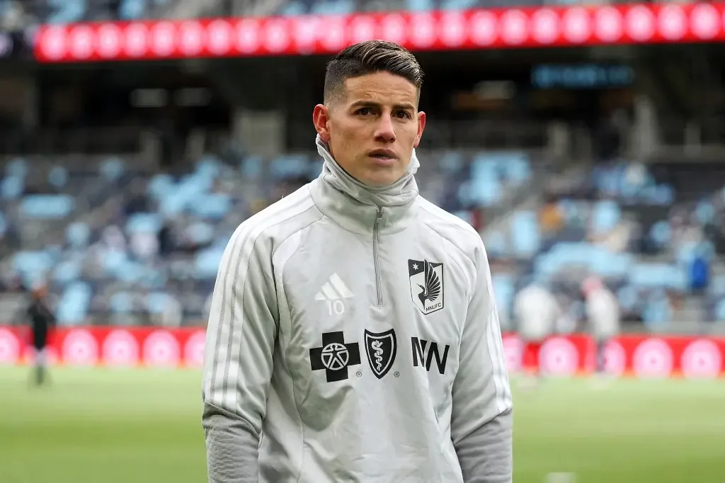 Livre no mercado, James Rodríguez negocia com clube da segunda divisão italiana