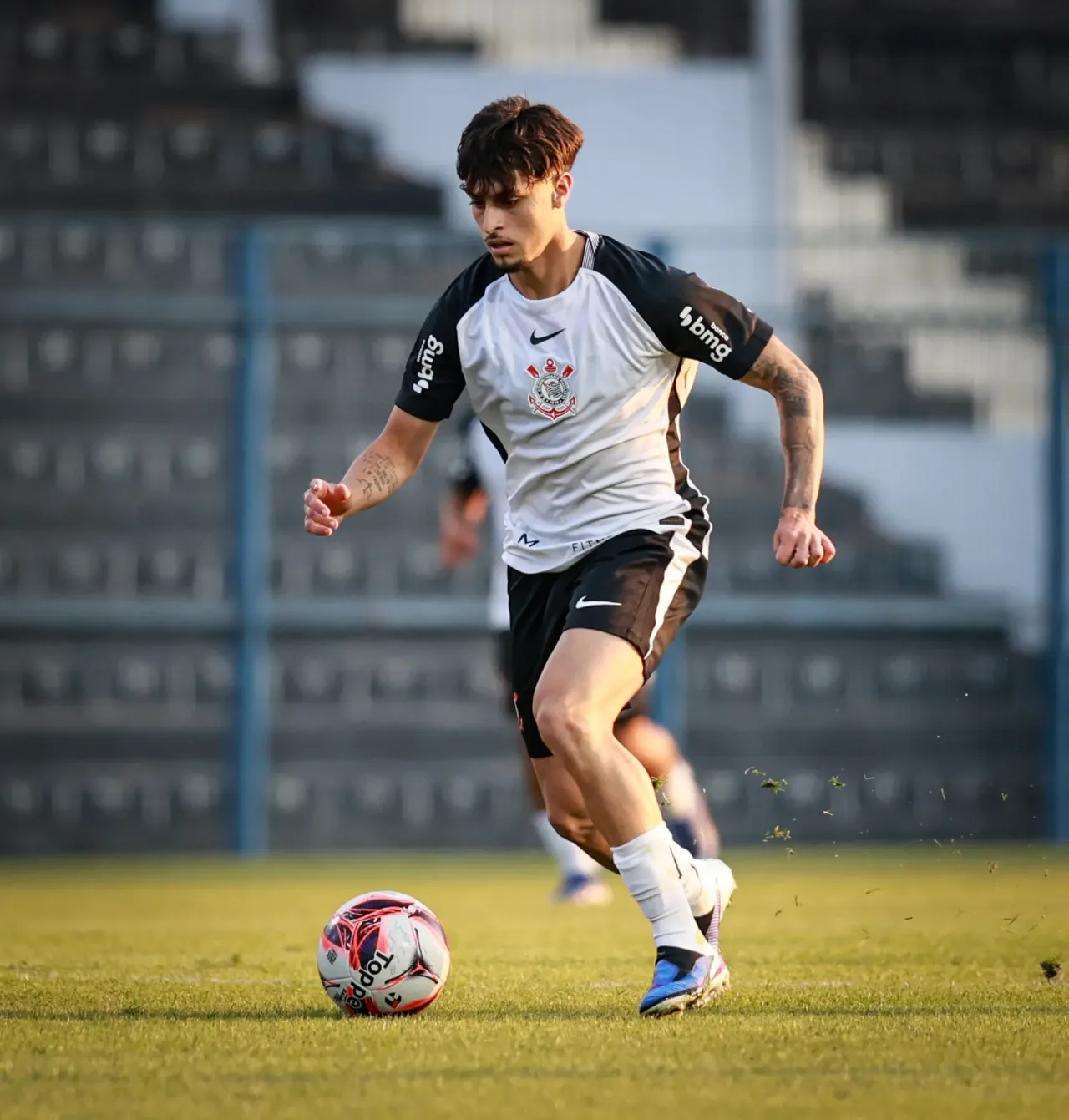 Corinthians goleia Athletico-PR e assume terceira colocação do Brasileirão sub-17