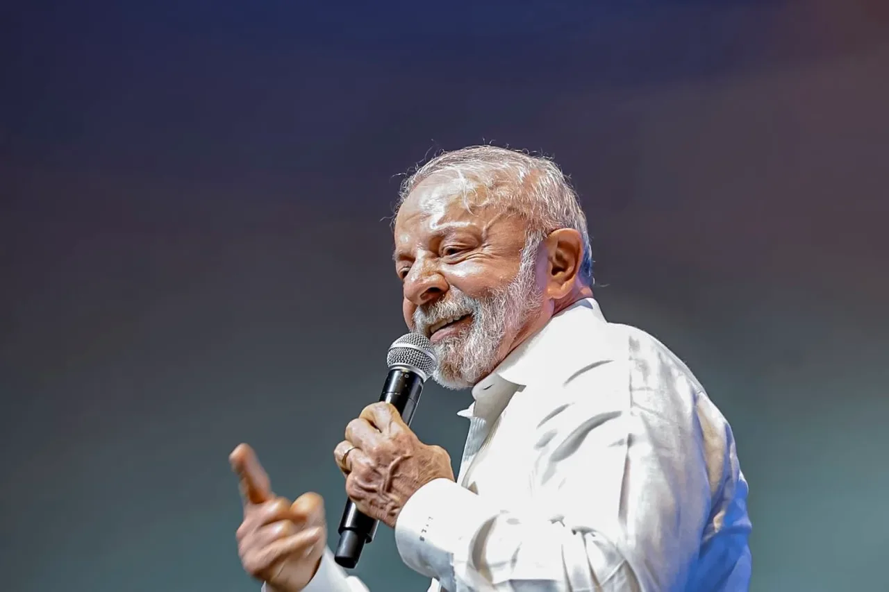 Lula diz que bolsonarismo quer povo endividado por bets