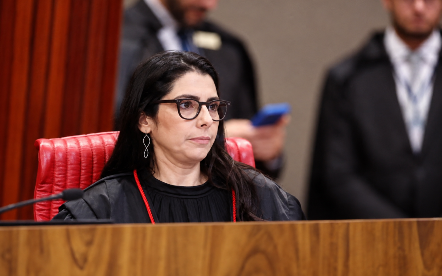 Estela Aranha levou 2 horas para decidir a favor de Lula sobre debate da Globo