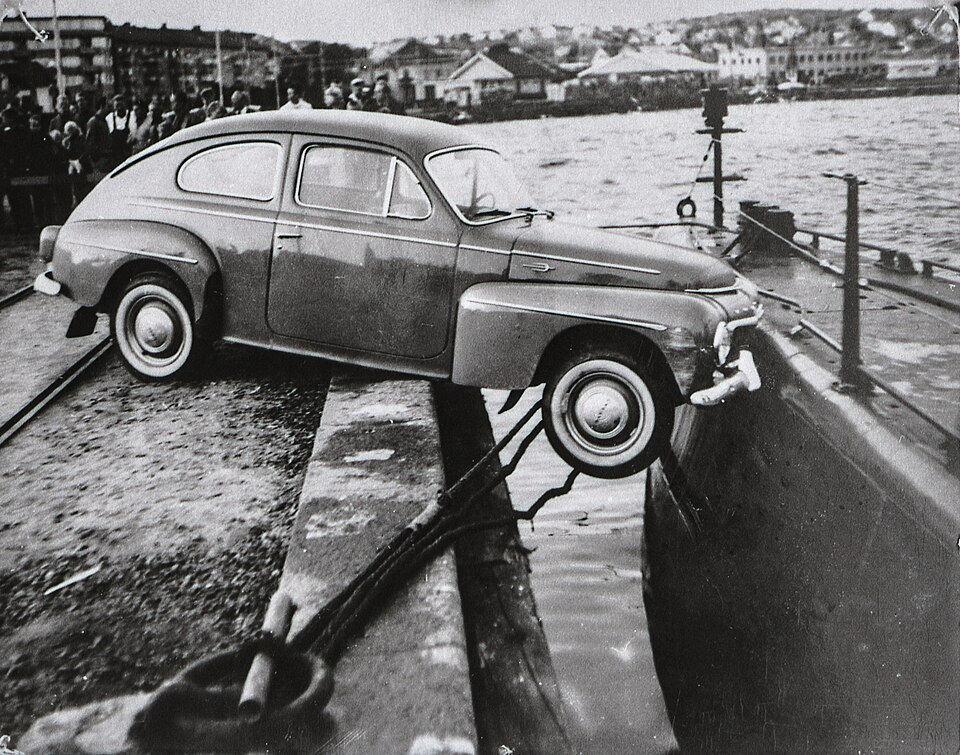 Há 65 anos, um carro e um submarino colidiram pela primeira (e única) vez na História