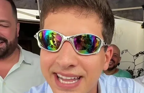 O reconhecimento ao vereador que ‘desmascarou’ João Campos