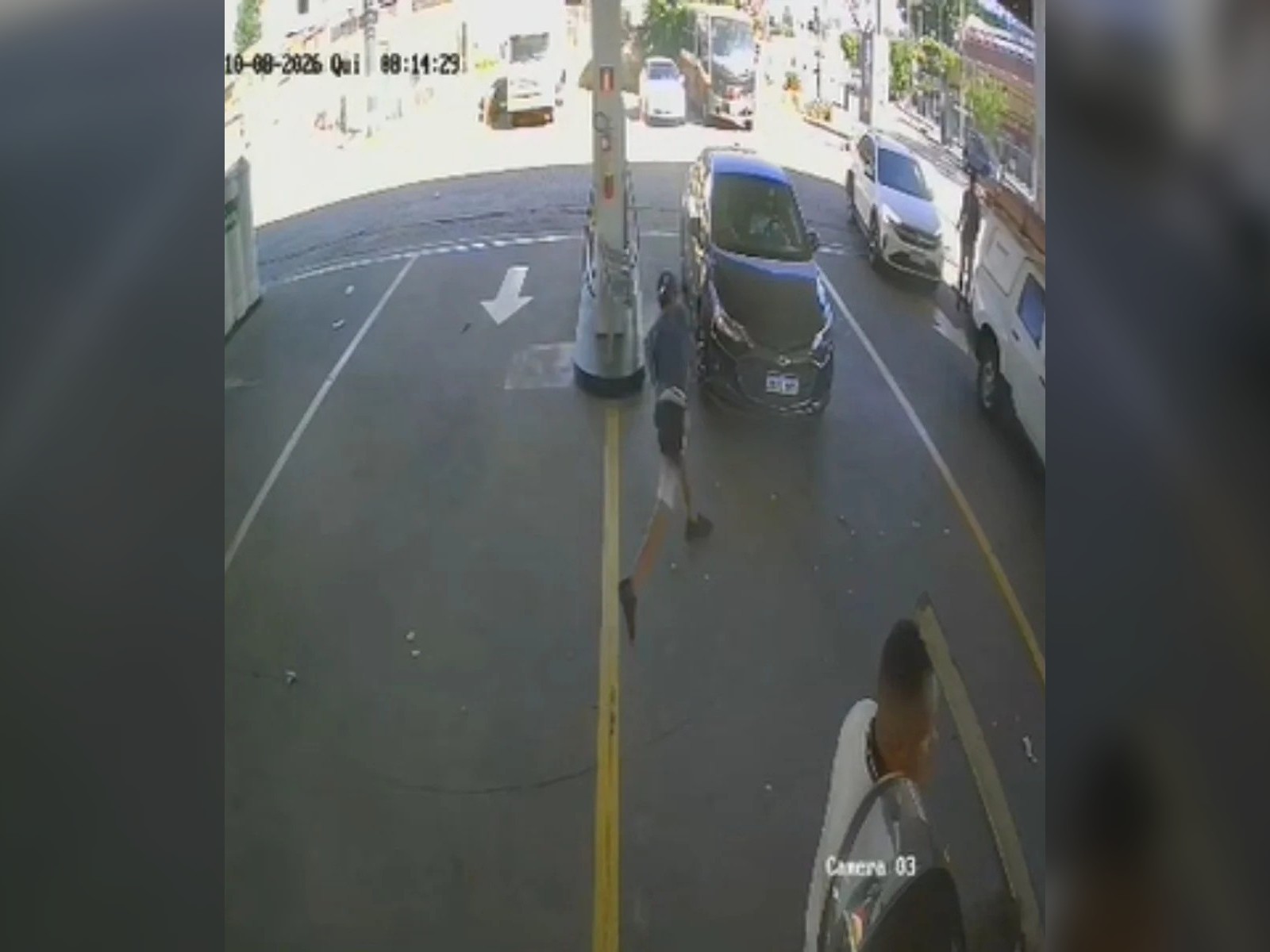 Homens atacam frentista a pedradas após serem acordados em posto de BH