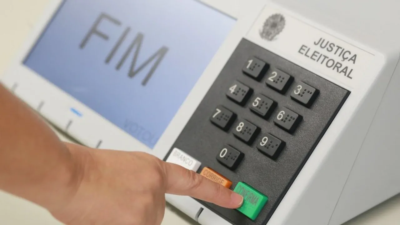 Da urna ao resultado: entenda o caminho do voto