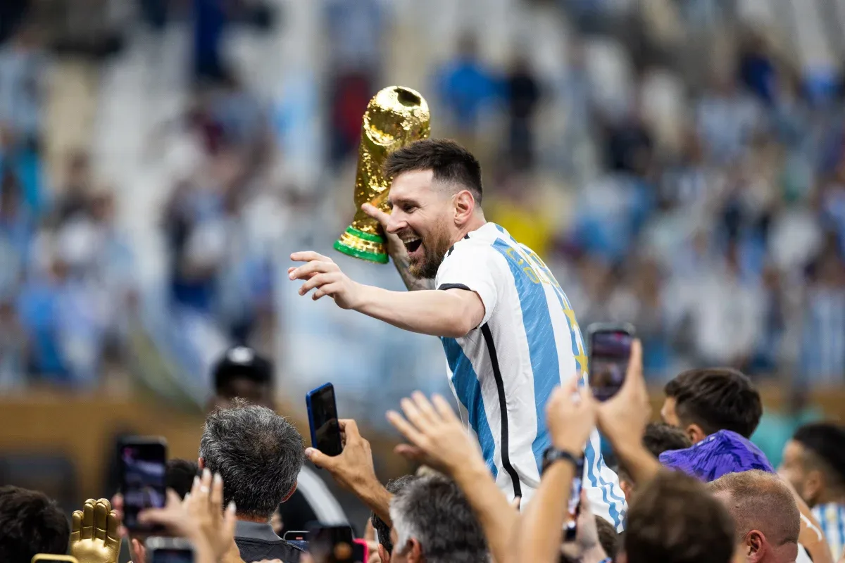 Do adeus precoce ao tchau como D10S: a trajetória de Messi na Argentina