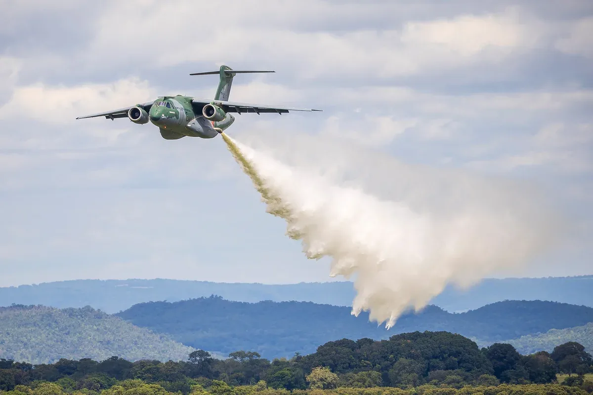 FAB envia reforço aéreo para combater queimadas no Amazonas