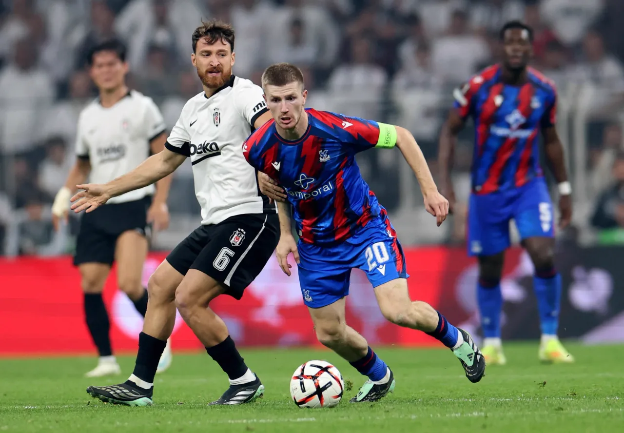 Beşiktaş resiste com um a menos e empata em 2 a 2 com o Crystal Palace