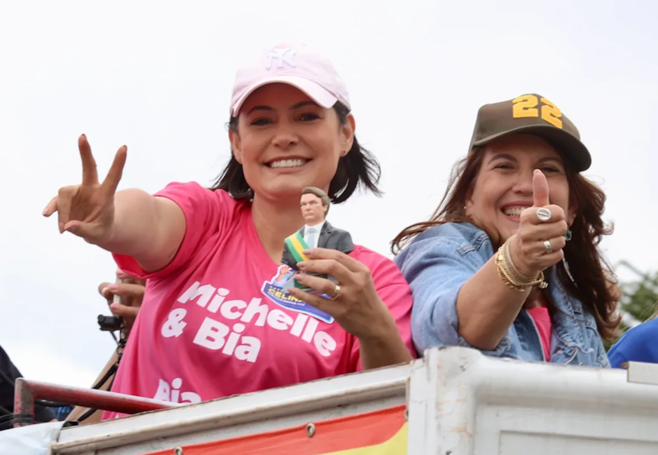 Michelle não vai ao último dia de campanha de Flávio
