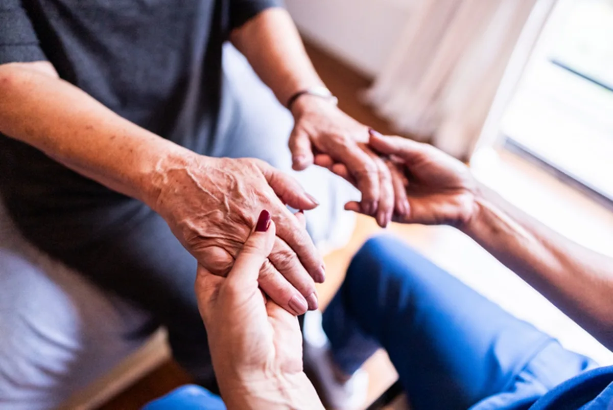 Japão inicia transplante de células-tronco para tratar Parkinson
