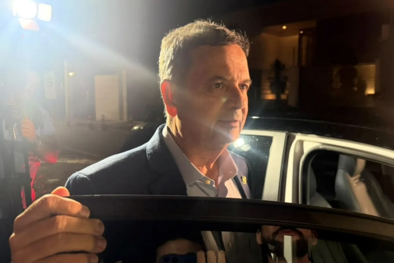 Marinho conversa com Flávio e reclama de dois pontos da carta golpista