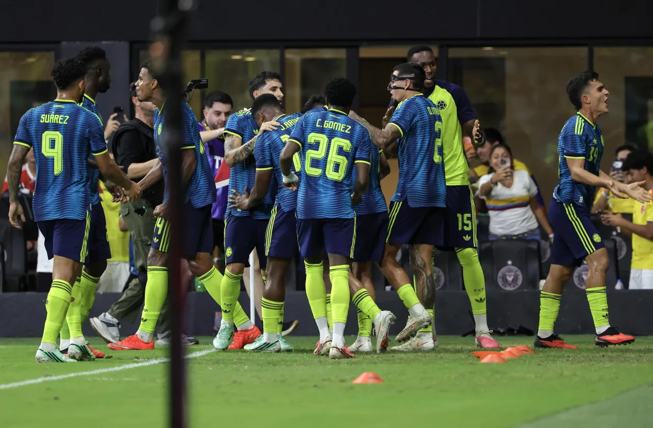Com gols no segundo tempo, Colômbia vence o Peru em Miami