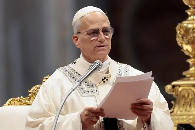 Papa Leão faz audiência no Vaticano oito dias após cirurgia no pulmão