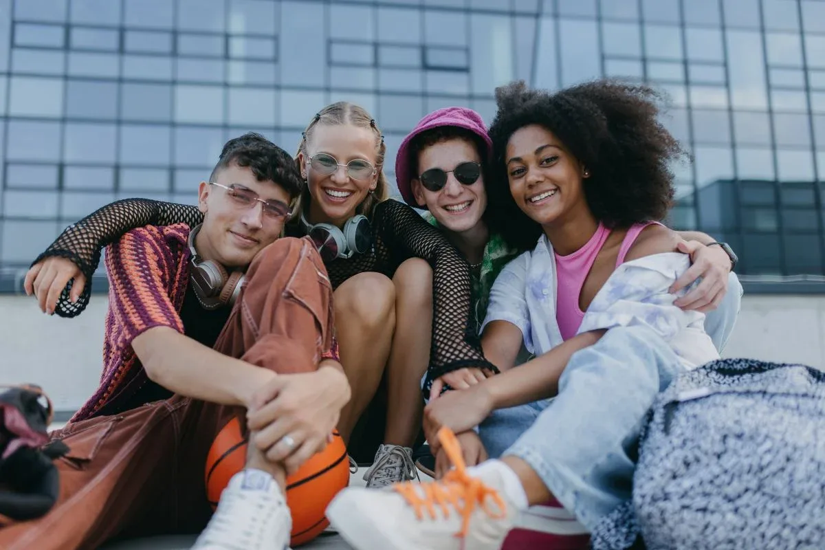 Psicólogo explica 8 novos jargões da geração Z sobre relações amorosas