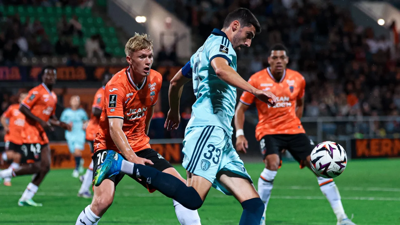 Lorient supera volume do Paris FC e vence com gol de reserva