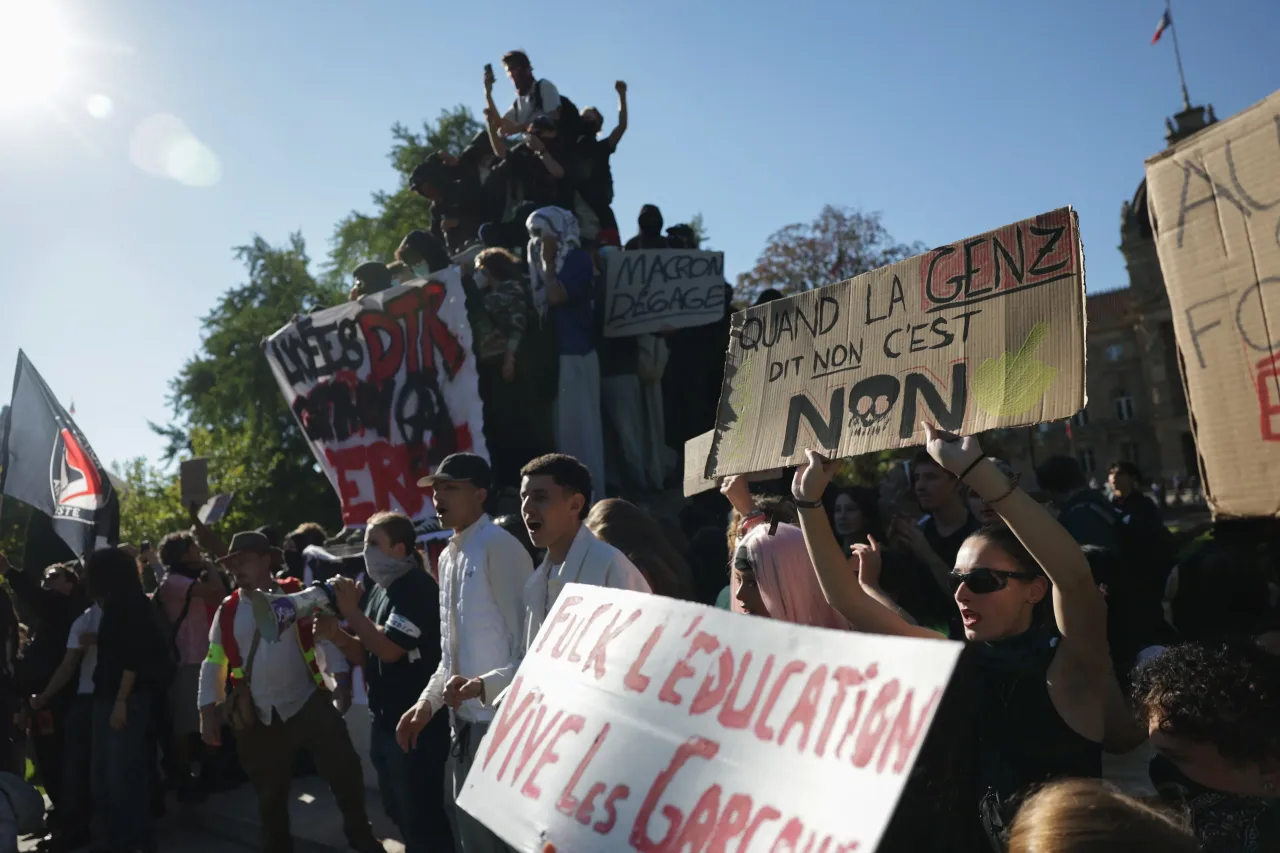 Da falta de professores à crise fiscal: por que a França voltou às ruas
