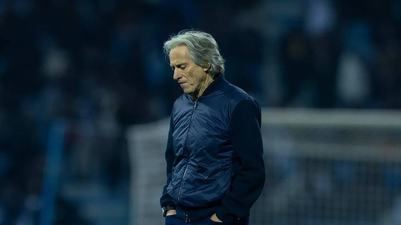 Jorge Jesus se pronuncia após comunicado de Cristiano Ronaldo