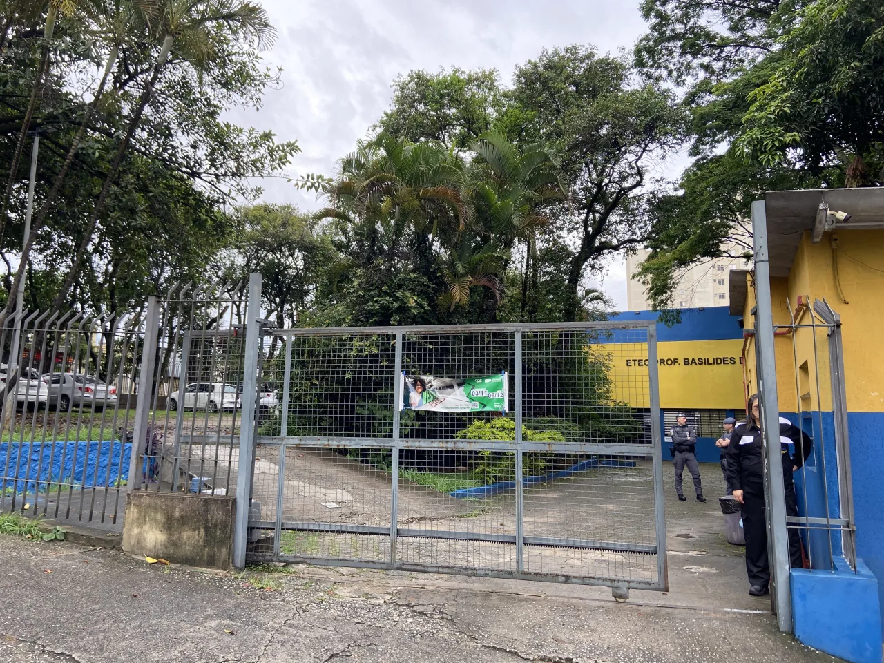 Escola onde Derrite vota fica sem luz depois de chuva em SP
