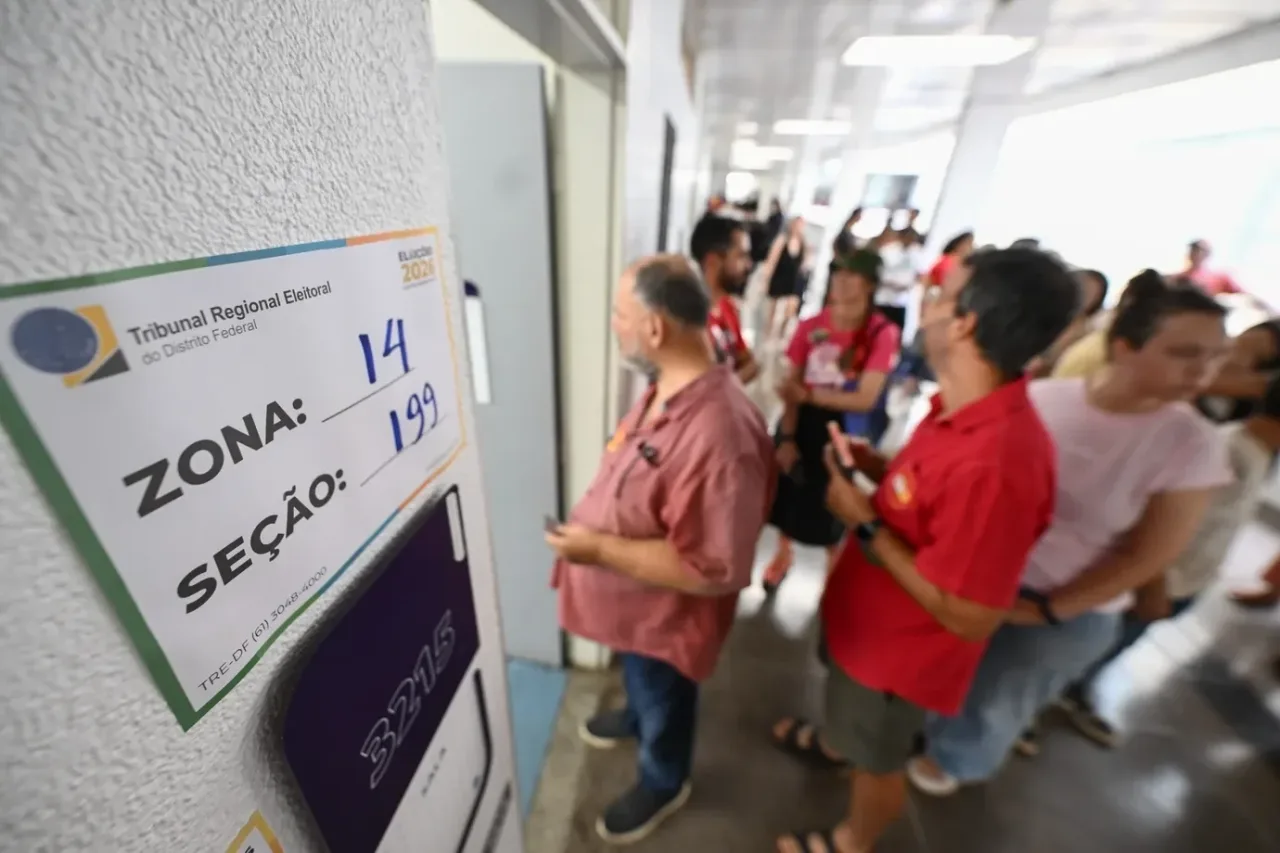 Por que alguns locais de votação mudaram no 2º turno? Veja como consultar