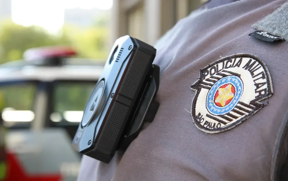 Jovem de 24 anos morre baleada após policial intervir em tentativa de assalto