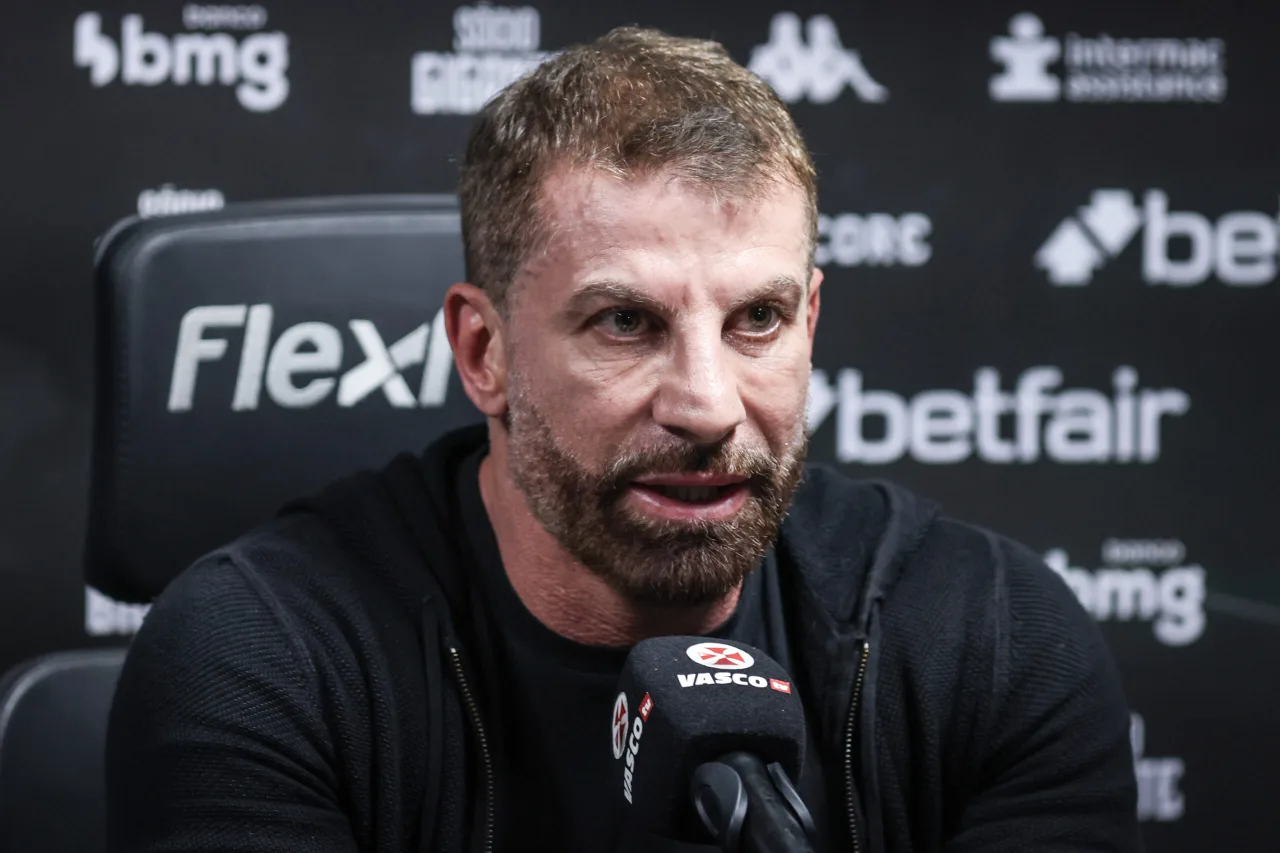 Pedrinho critica chance de Vasco x Boca ser realizado no Paraguai: “Covardia”