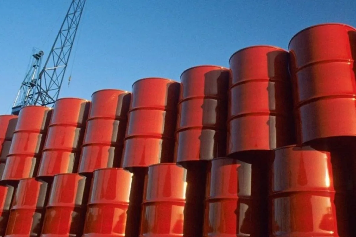 Petróleo sobe 4% e barril ultrapassa US$ 113, maior patamar desde maio
