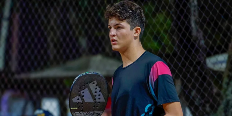 Augusto Neto sobe 40 posições no ranking mundial de beach tennis