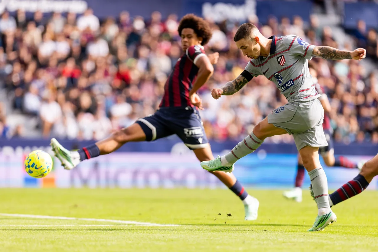 Atlético de Madrid vence Levante por 2 a 0 e pode virar líder no Campeonato Espanhol